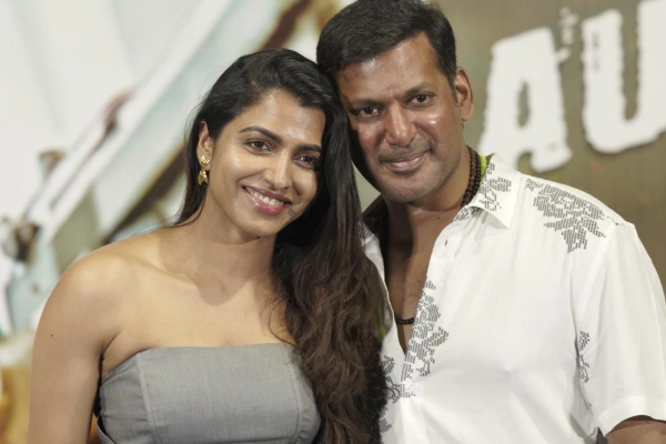 விஷால் - சாய் தன்ஷிகாவுக்கு இன்று நிச்சயதார்த்தம்.. எங்கு நடக்கிறது தெரியுமா | Vishal Sai Dhanshika Engagement