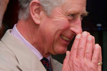 චාල්ස් රජුගේ රුවින් ආ අපූරු කාසිය..