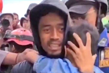 இந்தோனேசியாவில் 3 நாட்கள் இடிபாடுகளில் சிக்கிய 5 வயது சிறுவன் உயிருடன் மீட்பு!