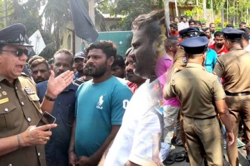 யாழில் போராட்டத்தில் குதித்த சாவல்கட்டு கடற்றொழிலாளர்கள்