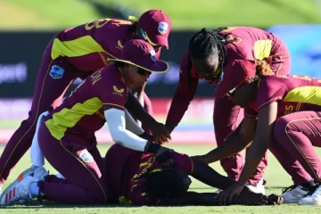 கிரிக்கெட் மைதானத்தில் திடீரென சுருண்டு விழுந்த வீராங்கனை - போட்டியின் போது அதிர்ச்சி