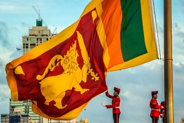 தேசிய கொடியை அவமதிப்பவர்களுக்கு எதிராக நடவடிக்கை