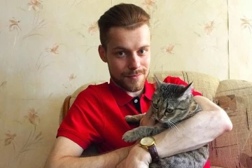 வீட்டுக்கு நெருப்பு வைத்து... உயிருடன் எரித்துக் கொல்லப்பட்ட இளைஞர்: மர்ம நபர்கள் வெறியாட்டம்