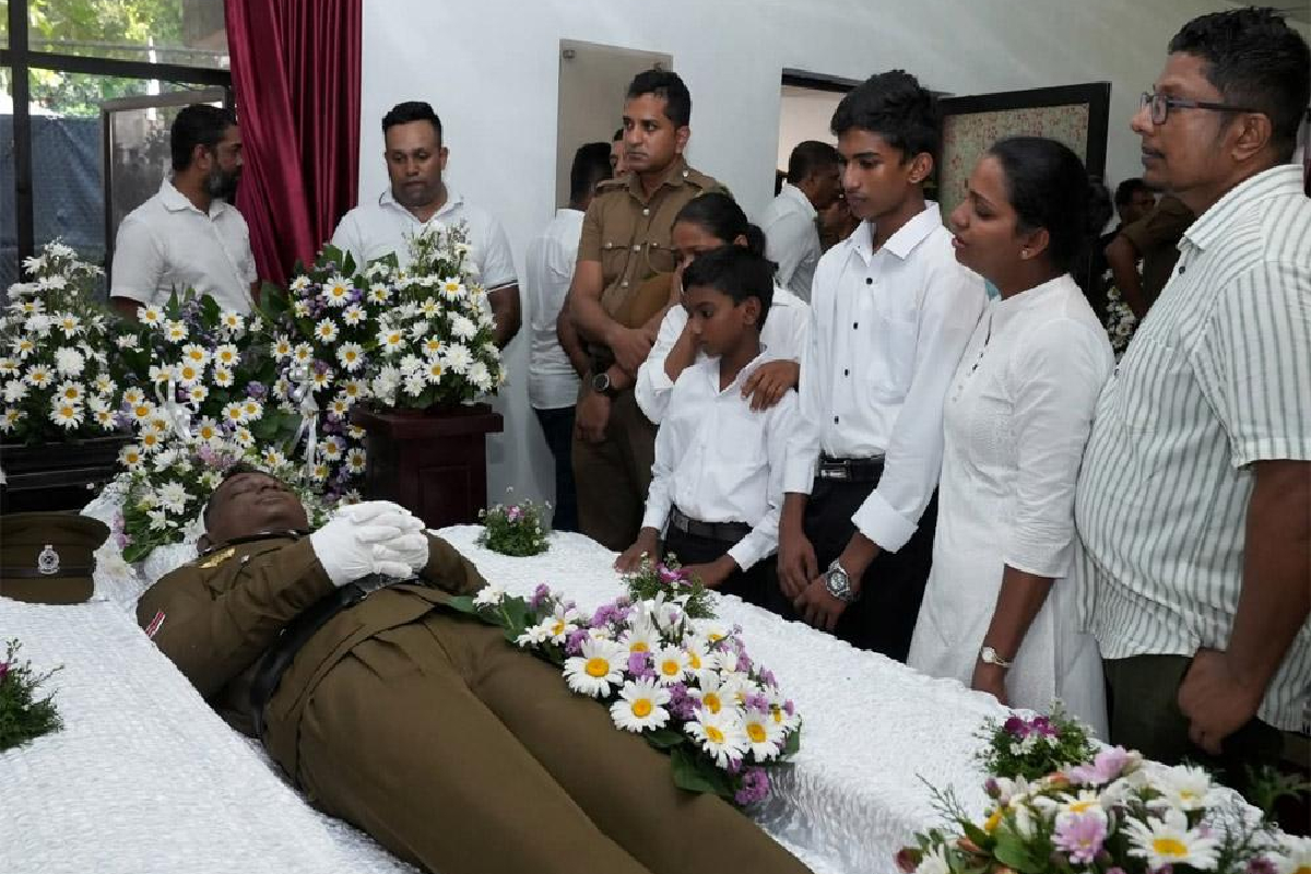 மோதலில் உயிரிழந்த சிறை அதிகாரிகள்; கண்கலங்க வைத்த புகைப்படங்கள் | Negombo Prison Clash Heart Wrenching Photographs