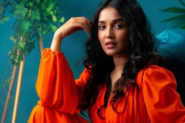 நடிகை அனிகாவின் அம்மாவா இது? எப்படி இருக்கிறார் என்று பாருங்க | Anikha Surendran Mother Photo