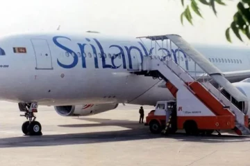 வெளியேறிய விமானிகளால் இலங்கையில் தள்ளாடும் விமானசேவை