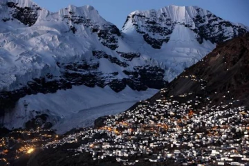 தங்கக் குவியலில் வாழும் மக்கள்; விண்வெளிக்கு அருகில் வேறு.. அதிசயம் ஆனால் உண்மை!