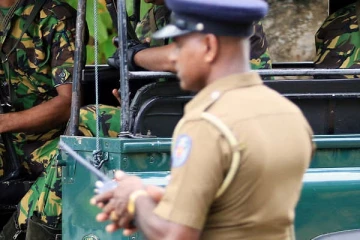 யாழில் சீரழியும் இளைஞர்கள்; நால்வர் கைது