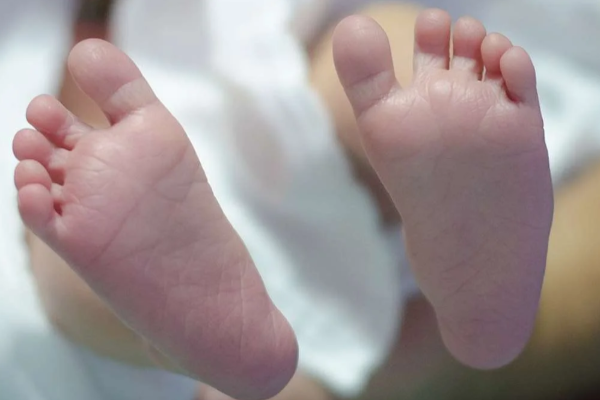 தூங்கமல் அழுதது குளிர்சாதன பெட்டியில் வைத்தேன்... பல வருடம் கழித்து பிறந்த குழந்தைக்கு தாய் செய்த சம்பவம் | Infant In Fridge Shocking Act By Mother