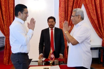 காலி முகத்திடலின் சத்தம் கோட்டா மாமாவின் அலுவலகத்தில் கேட்கிறதா? நீங்கள் அமைச்சர்களானதை கண்டு சிரிப்பதா! அழுவதா!