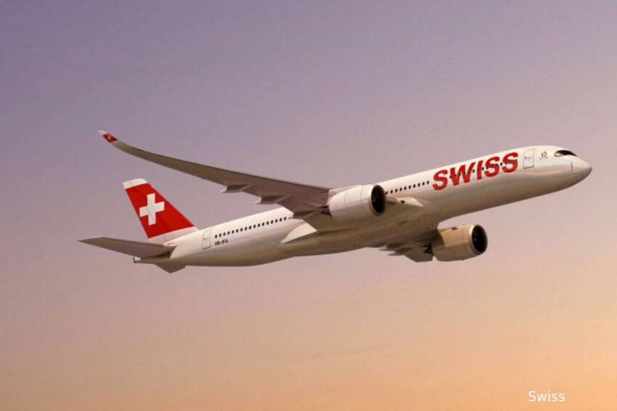 மத்திய கிழக்கிலிருந்து சுவிஸ் மக்களை அழைத்துக்கொண்டுவந்த முதல் விமானம் | 1St Flight Landed On Swiss From Middle East
