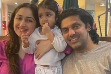 பிரபலங்கள் ஆர்யா-சயீஷாவின் மகள் Arianaவின் அழகிய புகைப்படங்கள்