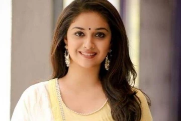 நடிகை கீர்த்தி சுரேஷ் சிறுவயதில் வாழ்ந்த அவரது பூர்வீக வீட்டை பார்த்தீர்களா?- இதோ பாருங்க