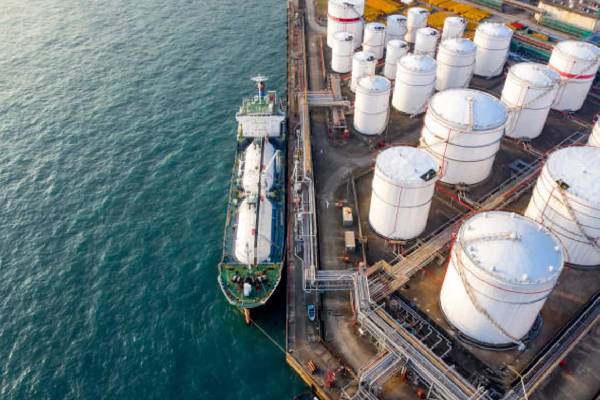 கட்டுப்பாடு விதித்த ஐரோப்பா... எரிவாயு ஏற்றுமதியை இந்த நாடுகளுக்கு இருமடங்காக அதிகரித்த ரஷ்யா | Russia Doubles Lpg Exports