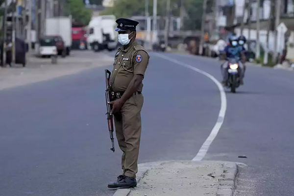 ஊரடங்கு உத்தரவு பிறப்பிக்கப்படவுள்ளதாக வெளியாகும் செய்தி: பொலிஸார் மறுப்பு | News That A Curfew Is About To Be Issued