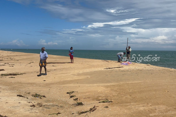 கரை ஒதுங்கிய நிலையில் பெண்ணின் சடலம் மீட்பு | Batticaloa Death Body Woman Ashore At Sea