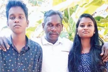 எங்களுக்கு பயம் இல்லை! தந்தையுடன் சேர்ந்து விஷப்பாம்புகளை பிடித்து மகிழும் சகோதர, சகோதரி