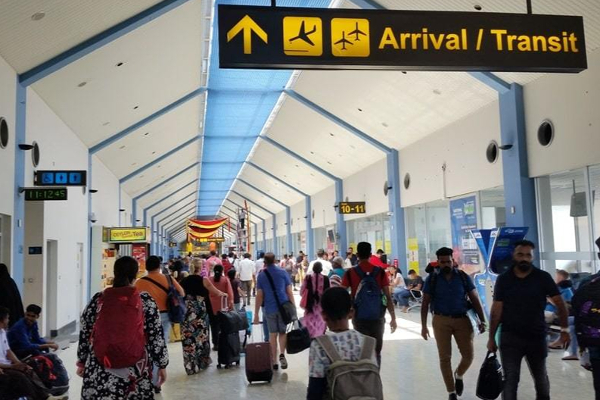 சுற்றுலா பயணிகள் மற்றும் வெளிநாட்டில் பணிபுரிவோர் தொடர்பில் சிறிலங்கா அரசாங்கத்தின் முக்கிய அறிவிப்பு! - ஐபிசி தமிழ்