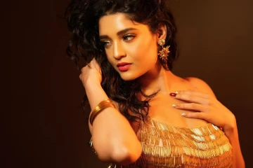 நடிகை ரித்திகா சிங் வேற லெவல் போட்டோஷூட்