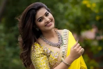 நடிகை சினேகாவா இது? இளம் வயதில் சுடிதார் அணிந்து எப்படி இருக்கிறார் பாருங்க