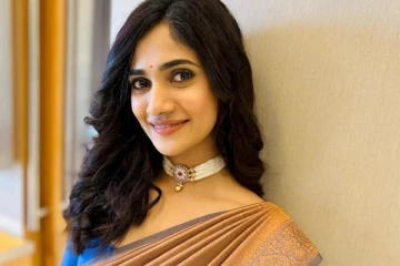 லாஸ்லியாவா இப்படி? ஷார்ட் உடையில் அப்படி ஒரு புகைப்படம்