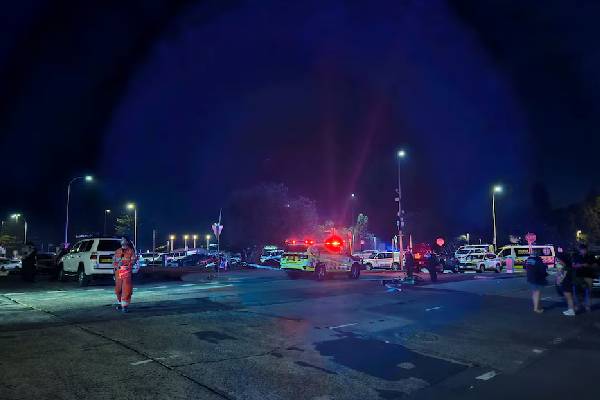 அவுஸ்திரேலியாவை நடுங்க வைத்த துப்பாக்கிச் சூடு... அதிர்ச்சி தெரிவித்த மன்னர் சார்லஸ் | King Charles Appalled Shooting In Sydney அவுஸ்திரேலியாவை நடுங்க வைத்த துப்பாக்கிச் சூடு... அதிர்ச்சி தெரிவித்த மன்னர் சார்லஸ் | King Charles Appalled Shooting In Sydney