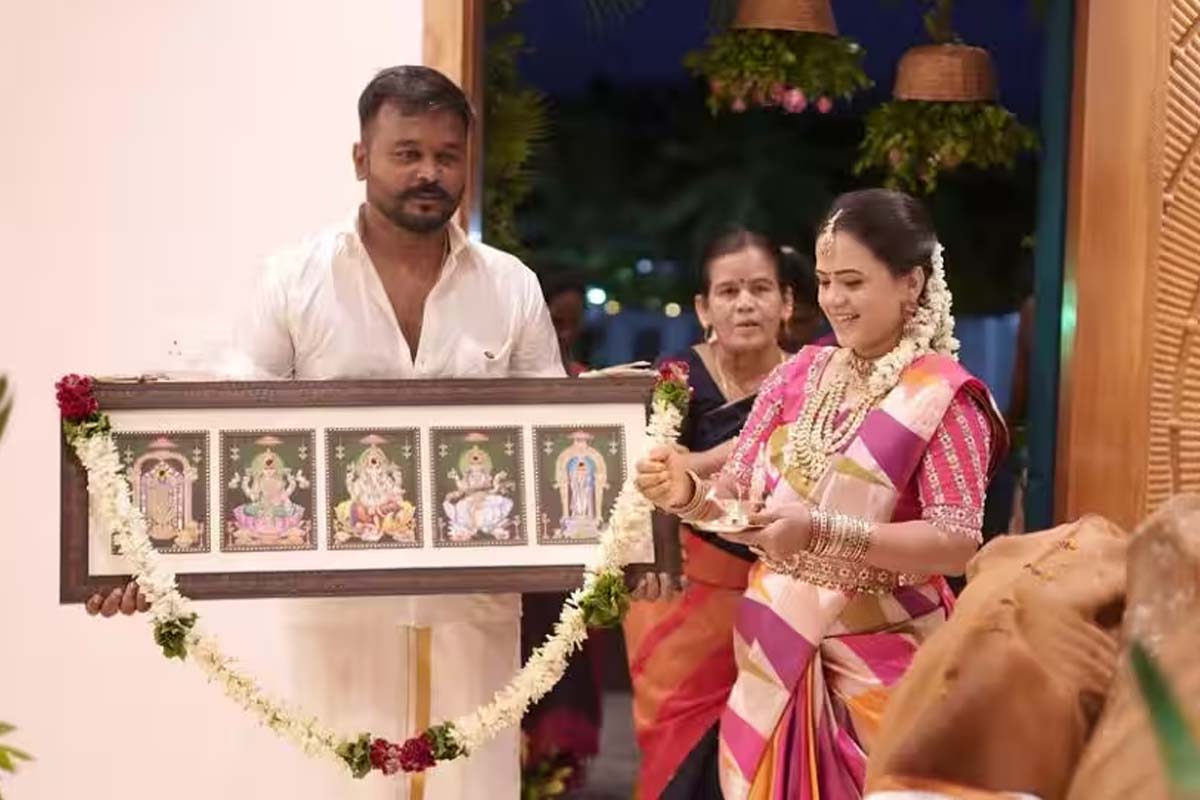 மணிமேகலையின் புதிய வீடு... இணையத்தை ஆக்கிரமிக்கும் புகைப்படம் | Anchor Manimegalai Hussaian New House Ceremony