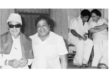 கலைஞர் எதிர்த்த சமயத்தில்.... எம்ஜிஆருக்கு உடனடியாக உதவிய சிவாஜி... - என்ன செய்தார்ன்னு தெரியுமா?