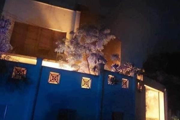 பற்றியெரியும் அமைச்சர் பந்துல குணவர்தன வீடு! | Burning Minister Bandula Gunawardena S House