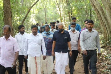 குருந்தூர் மலையில் முன்னெடுக்கப்பட்ட கவனயீர்ப்பு விஜயம்! (Photos)