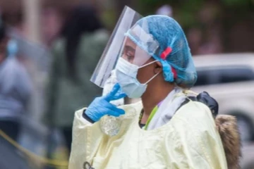 கனடாவில் 55 வயதுக்கு உட்பட்டவர்களுக்கு தடுப்பூசி போட தடை!