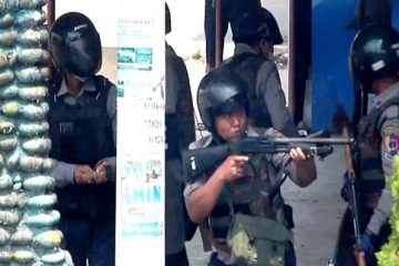 இறுதிச் சடங்கிலும் புகுந்து துப்பாக்கிச்சூடு நடத்திய இராணுவம்! பதறியடுத்து ஓடிய மக்கள்., மியான்மரில் தொடரும் படுகொலை!