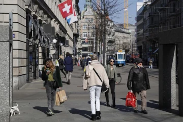 அச்சுறுத்தும் கொரோனா தொற்று! - சுவிஸில் பல்வேறு கட்டுப்பாடுகள் விதிப்பு