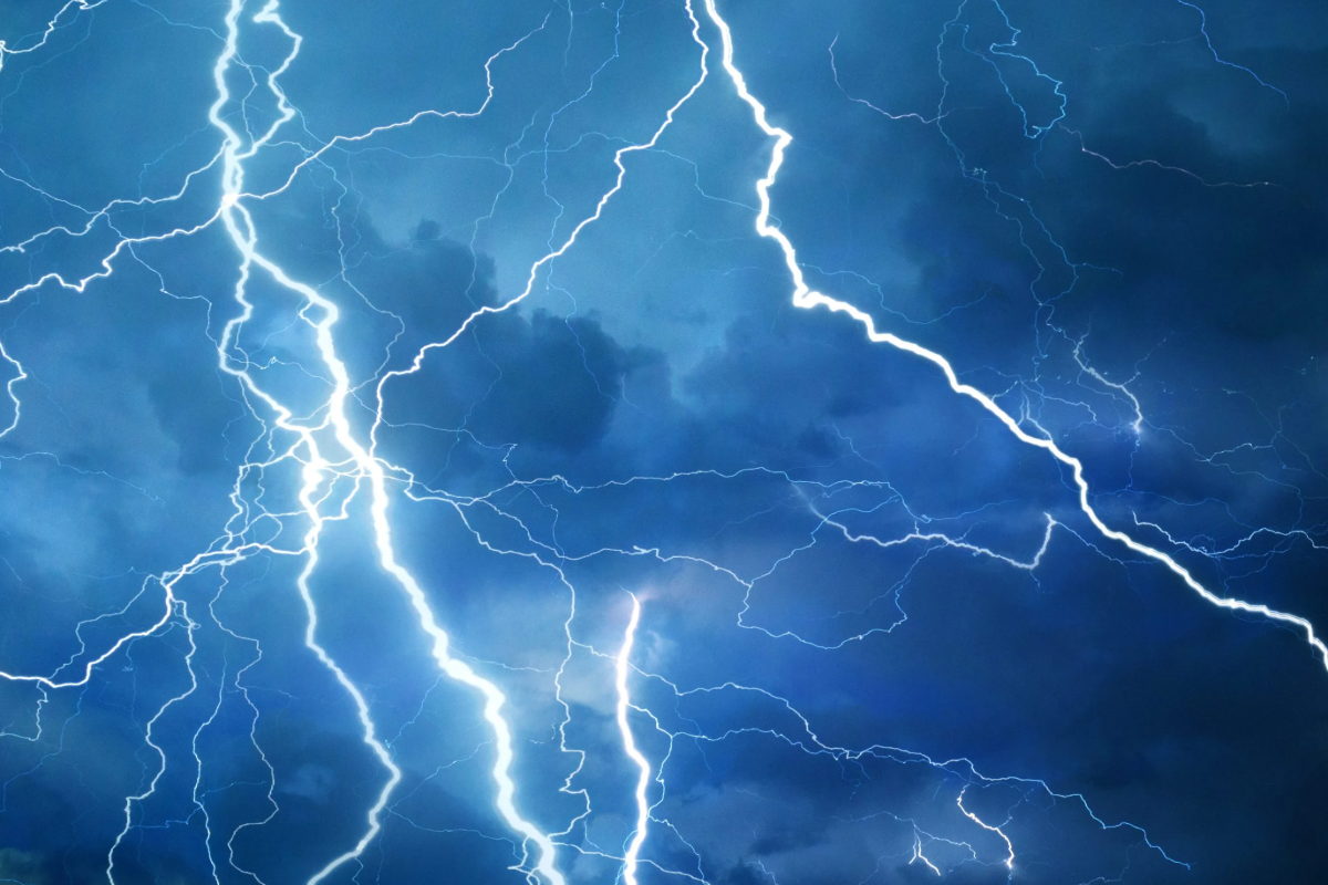 நாட்டின் பல பிரதேசங்களுக்குப் பலத்த மின்னல் எச்சரிக்கை | Severe Lightning Warning For Several Regions