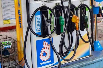 என்னது மறுபடியுமா ?  - பெட்ரோல் ,டீசல் விலை மீண்டும் உயர்வு