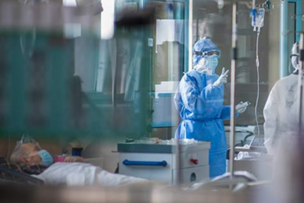 முதியோர்களை ஆட்டிப்படைக்கும் கொரோனா - நிரம்பி வழியும் மருத்துவமனைகள்! | China Corona Cases Increased