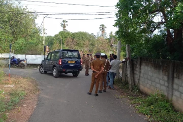 யாழ் தையிட்டியில் பொலிஸார் குவிப்பு; போராட்டகாரர்களை பார்க்க சென்ற இருவர் கைது!