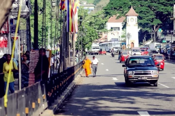 நாடு முடக்கப்பட்டுள்ள நேரத்தில் வீதிகளில் பெரும் எண்ணிக்கையிலான மக்கள் - வெளிப்படுத்தப்பட்டுள்ள விடயம்
