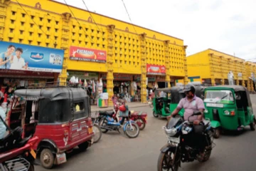 யாழில் பயணிகளிடம் தவிச்ச முயலடிக்கும் ஆட்டோ சாரதிகள்!