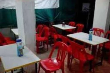 உணவகம் இடிந்து விழுந்ததில் 6 மாணவர்களுக்கு நேர்ந்த கதி