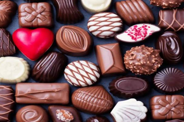 இலங்கையில் சாக்லேட்டுகளை தேடி தீவிர வேட்டை! | Operation To Seize Illegal Chocolates In Sri Lanka