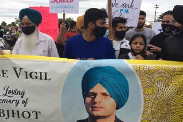 நீதி வேண்டும்: இந்திய இளைஞருக்கான கண்ணீர் அஞ்சலி கூட்டத்தில் கனேடிய மக்கள்