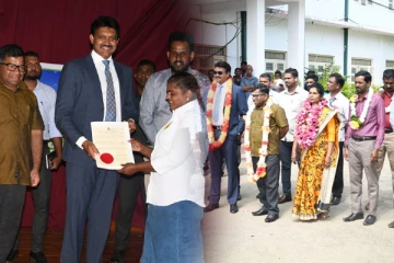 மட்டக்களப்பில் காணி உரிமங்கள் வழங்கி வைப்பு