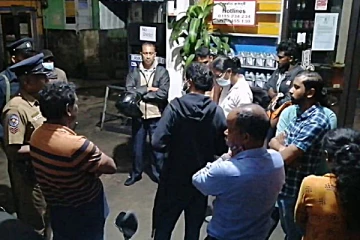 ஹட்டன் சுகாதாரத்துறை ஊழியர்களுக்கு எரிபொருள் வழங்கப்படாமையால் அமைதியின்மை(Video)