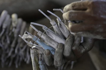 இலங்கையில் பண்டிகை வெடிபொருட்களுக்கு அதிக கிராக்கி