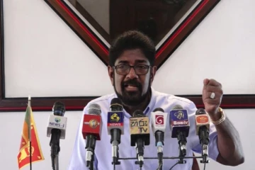 கொரோனா தடுப்பூசி கட்டாயமா?? சுகாதார அமைச்சர் பதில்