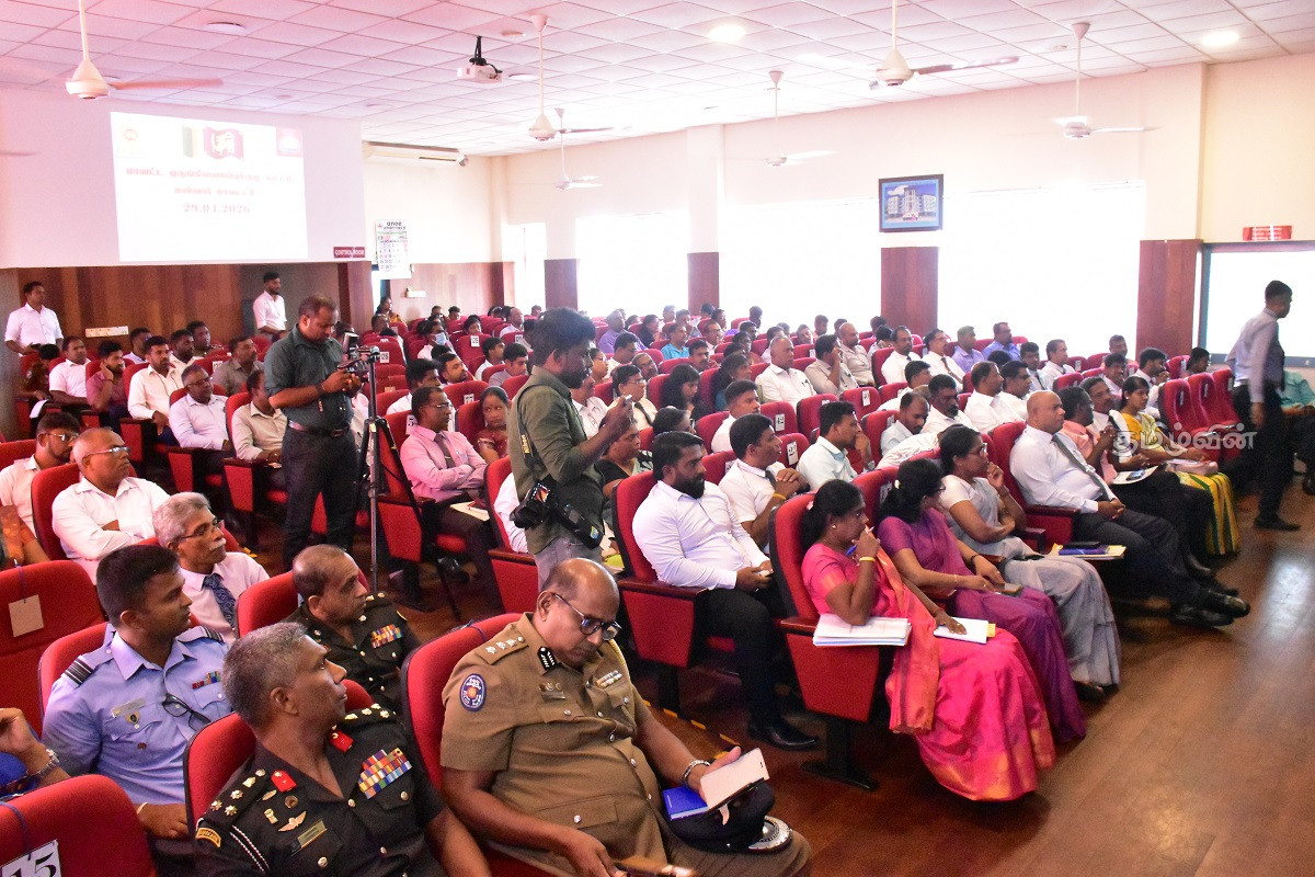 மன்னார் மாவட்ட அபிவிருத்திக் குழுக் கூட்டம்: பல்வேறு முக்கிய தீர்மானங்கள் நிறைவேற்றம் | Mannar District Development Committee Meeting