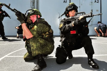 புதிய சவால்களுக்கான பதில்! சீனா-ரஷ்யா இணைந்து பிரம்மாண்ட கூட்டு ராணுவ பயிற்சி