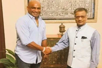 இந்திய உயர் ஸ்தானிகரை சந்தித்த இலங்கை கிரிக்கெட் ஜாம்பவான்!