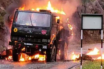 හමුදා ට්‍රක්රථයකට ත්‍රස්ත ප්‍රහාරයක්.. 05ක් මරුට..